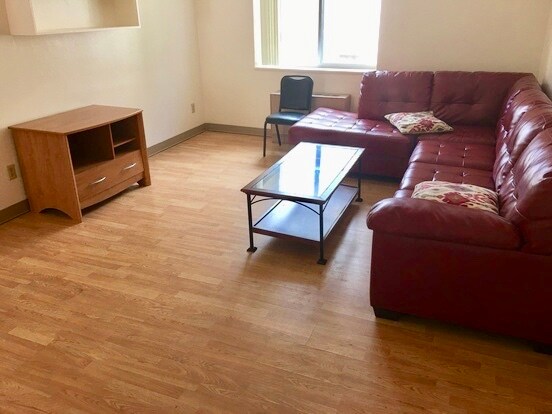 Photo - 240 Langdon St