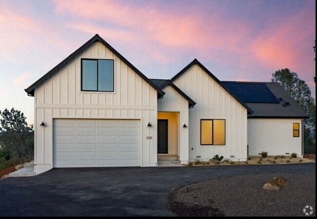 Building Photo - Brand new home in Loomis