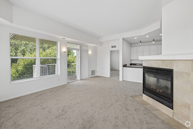 3BR, 2BA - 1,471SF - Living Room