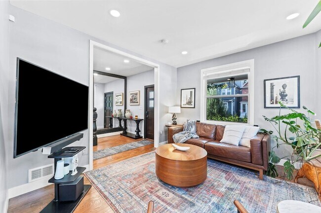 Photo - 76 Condict St