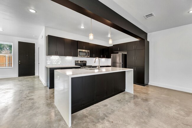 Photo - 213 Lynn Dr Unit 213 Lynn Drive #201