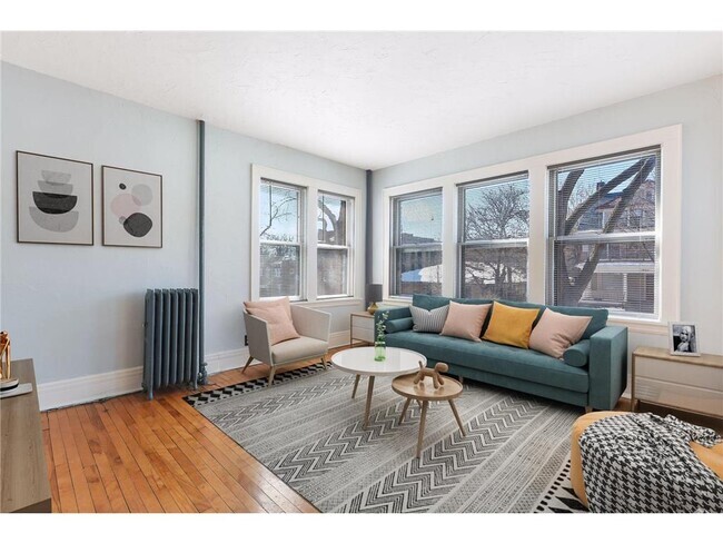Building Photo - 1917 Emerson Ave S Unit 304 Rental