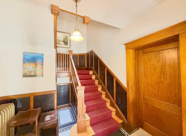 Photo - 1626 W Rascher Ave Unit 1E