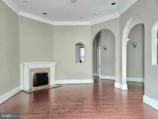 Building Photo - 1636 19th St NW