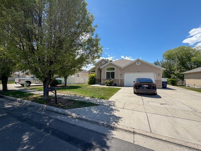Building Photo - 11246 Glen Croft Ln