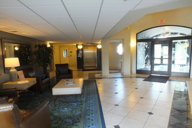 100 E Main St