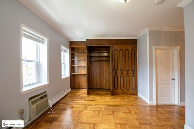 Photo - 143 Court St