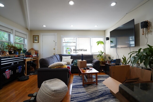 Building Photo - 2572 Massachusetts Ave Rental