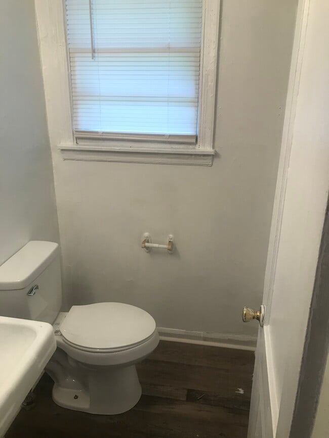 Photo - 1221 Ferndale Ln