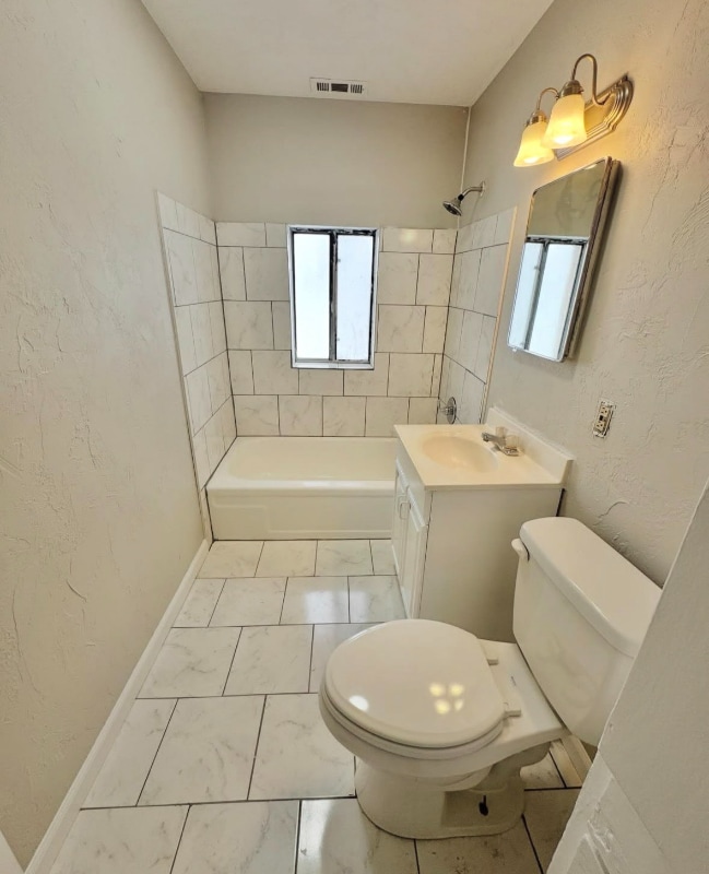 Photo - 404 N Walnut St