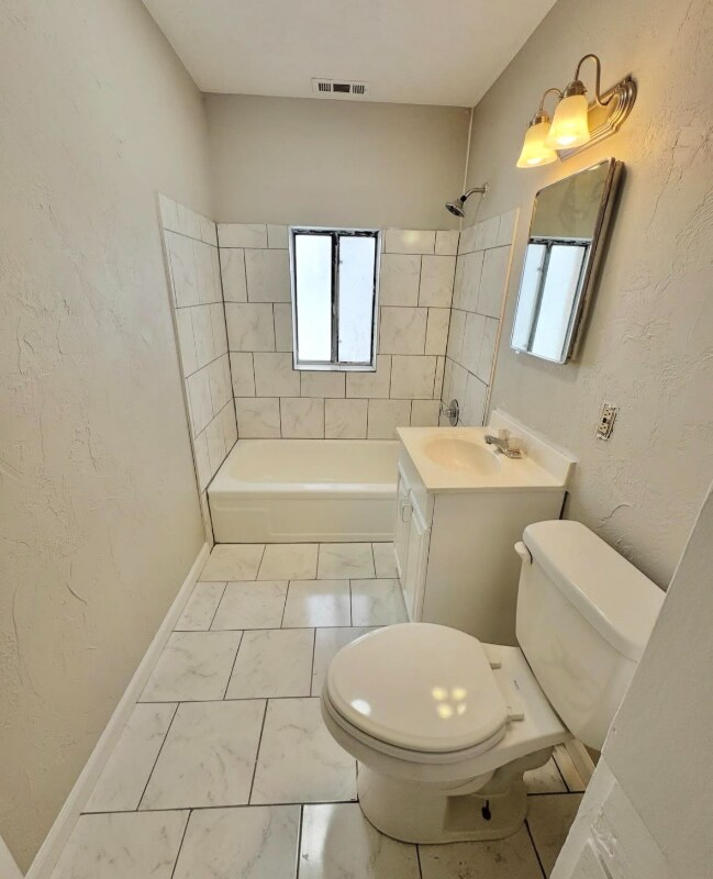 Photo - 404 N Walnut St