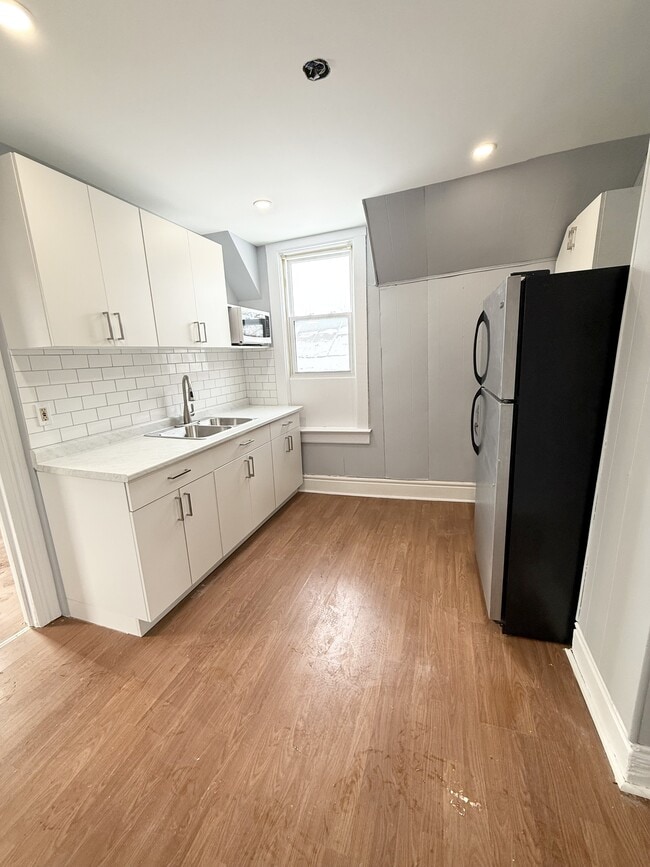 Photo - 128 West St Unit 3