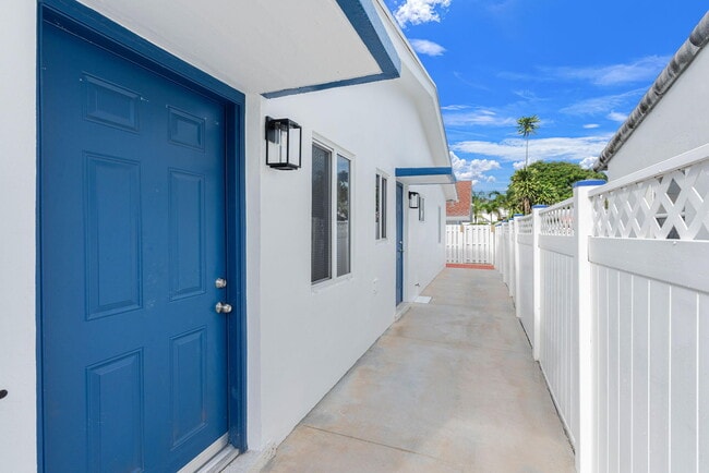 Photo - 1541 NE 15th Ave