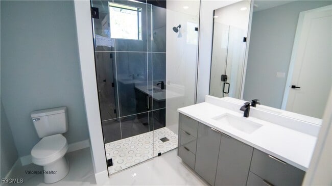 Photo - 2401-2403 Matena Ave S