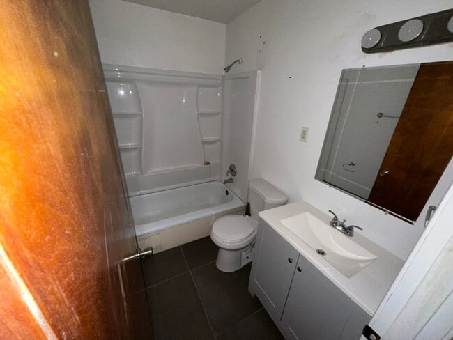 Photo - 3 Bed/ 1.5 Bath