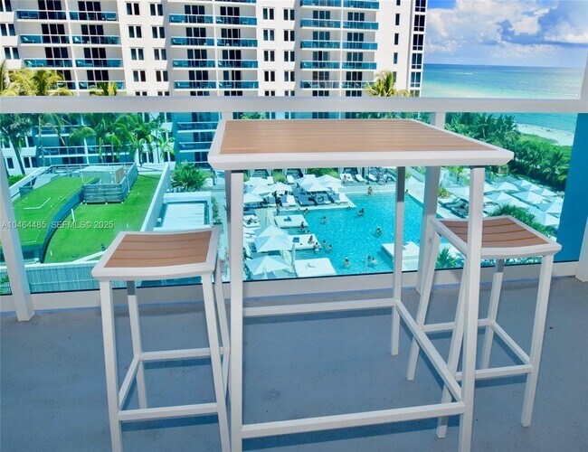 Building Photo - 2301 Collins Ave Unit 815/814