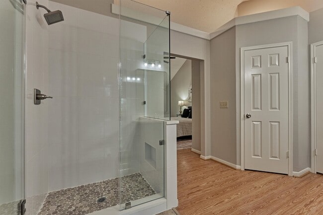 Photo - 71 Breezy Point Pl