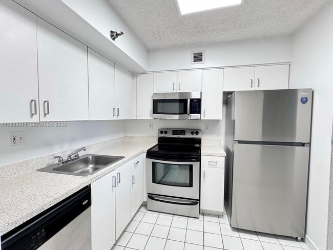 Photo - 3300 NE 191st St Unit 516
