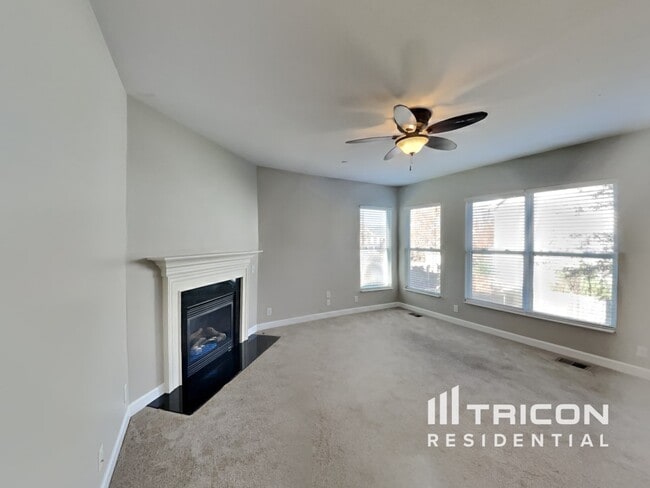 Photo - 1307 Creekside Dr