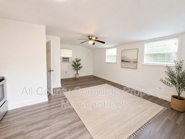 Photo - 4803 Lexington Ave