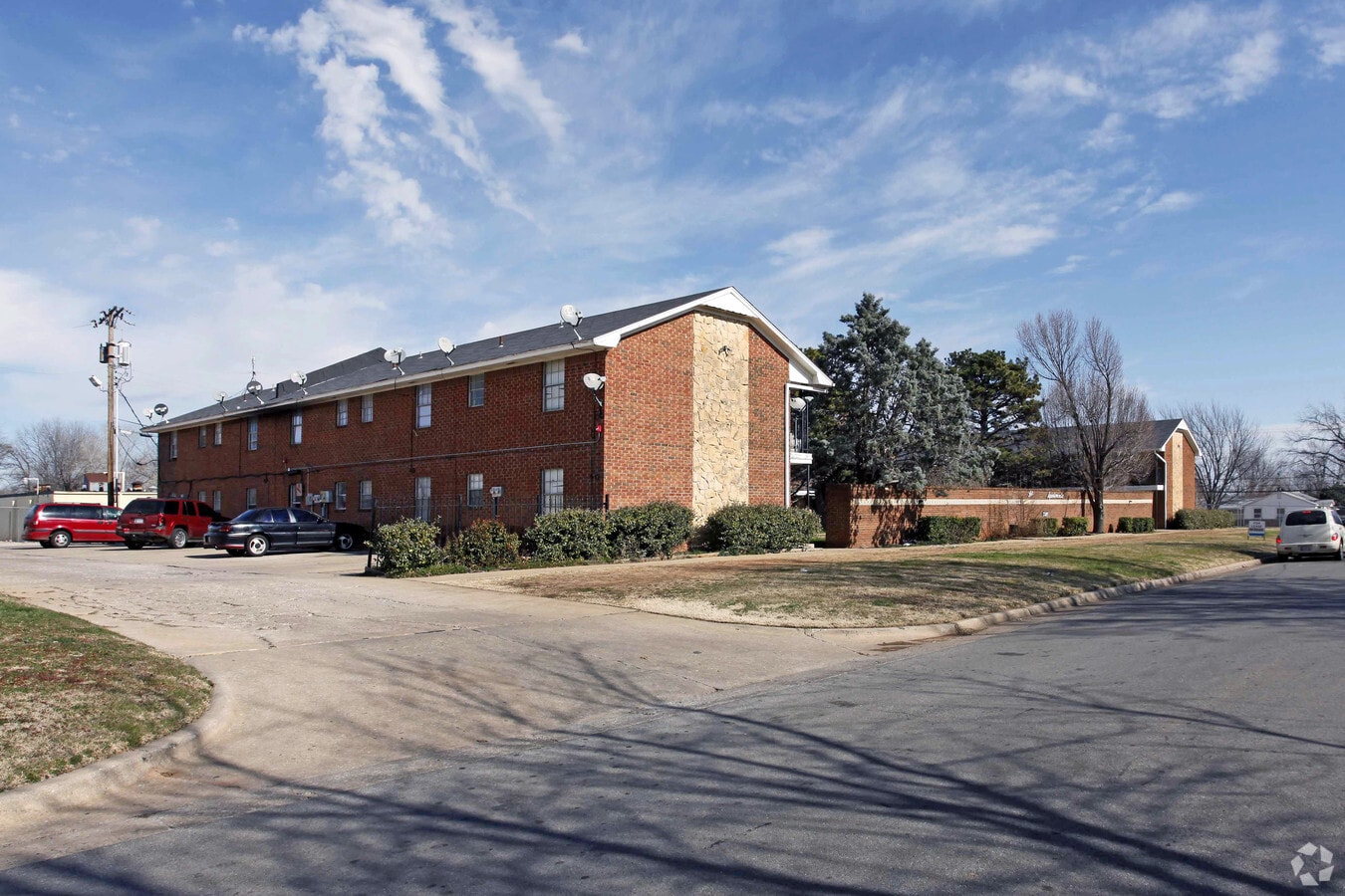 Bishop's Court Apartments - Bishop's Court Apartments
