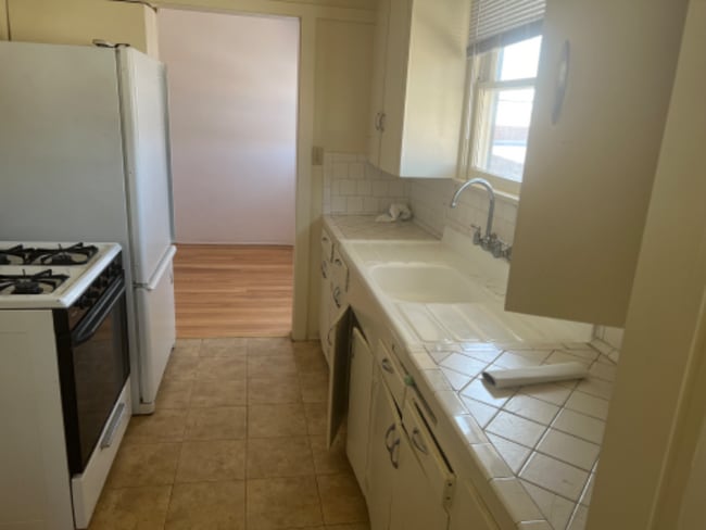 Photo - 645 S Marengo Ave Unit E