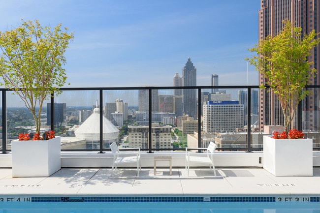 Lilli Midtown