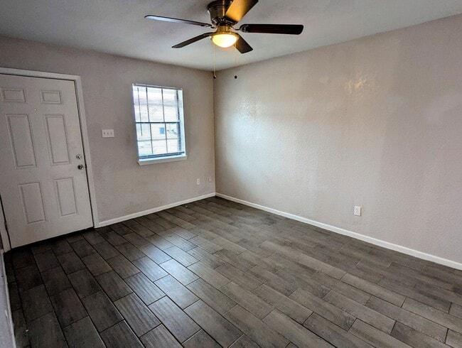 201 W Anderson Ave Unit Anderson B