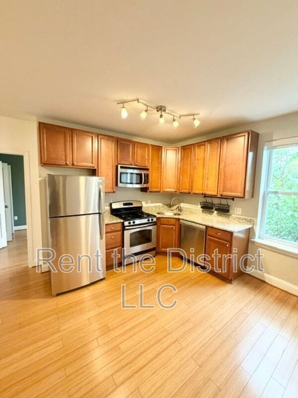 Building Photo - 3318 Sherman Ave NW Unit #206