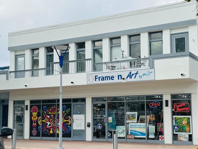 Building Photo - 229 Commercial Blvd Unit 2