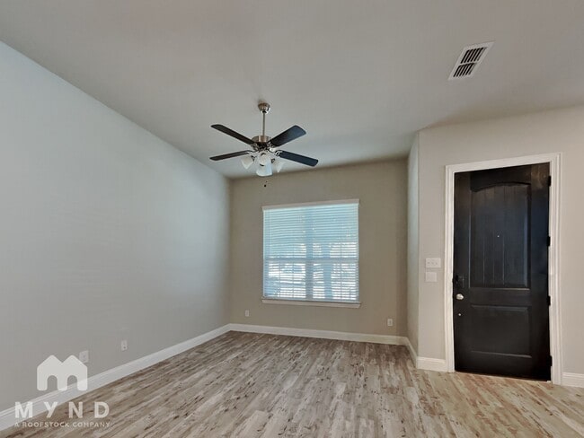 Photo - 6288 Rilla St