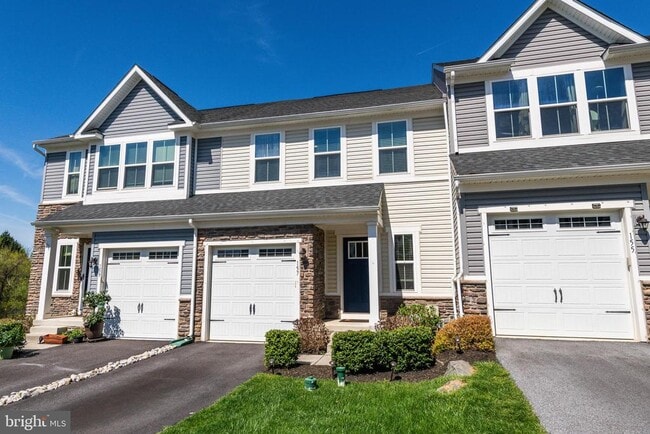 Photo - 157 Mulberry Dr Townhome