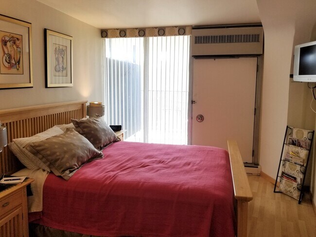 Photo - 300 N State St Unit 3910