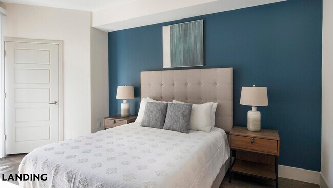 Photo - 2323 E Highland Ave Unidad 2104