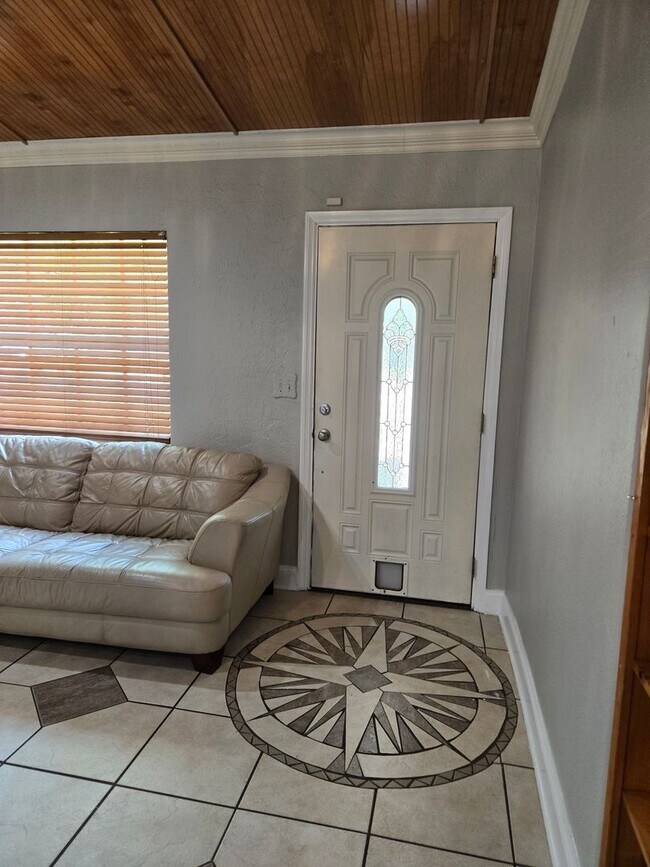 Photo - Charming Forest Hills home