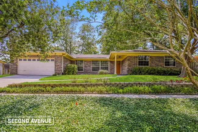 Building Photo - 1512 Rebecca Dr