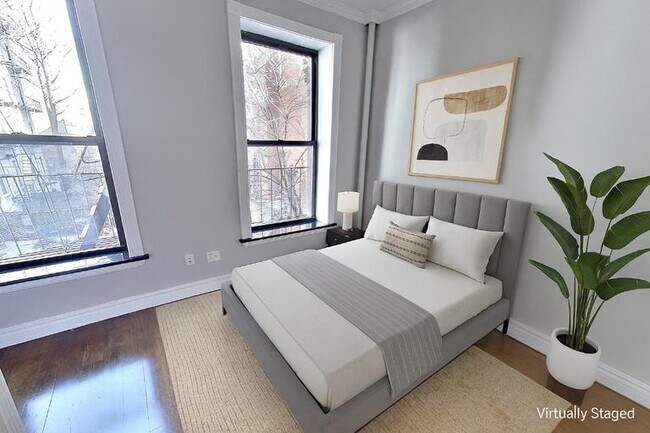 Photo - 722 Tenth Avenue (49th & 50th St), #2B Apartamento Unidad 4B
