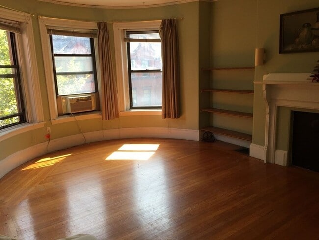 Building Photo - 2bed Back Bay Rental