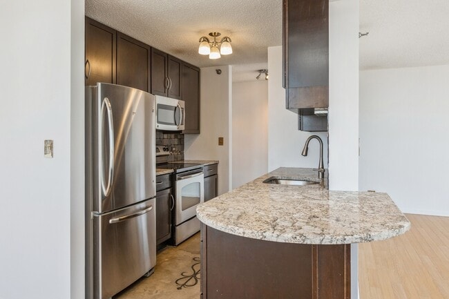 Photo - 1122 N Clark St Unidad 3103