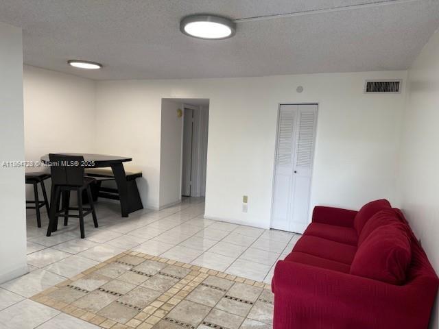 Building Photo - 1425 Arthur St Unit 302A Rental