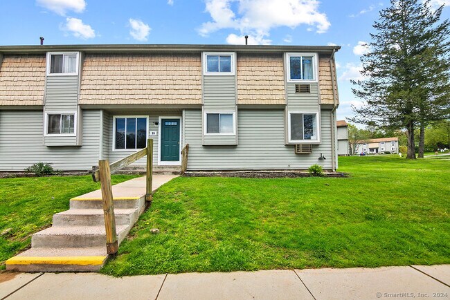 Photo - 35 Carillon Dr Unit # D