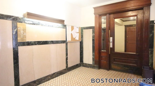 Photo - 14 Lakeville Rd Unit 11