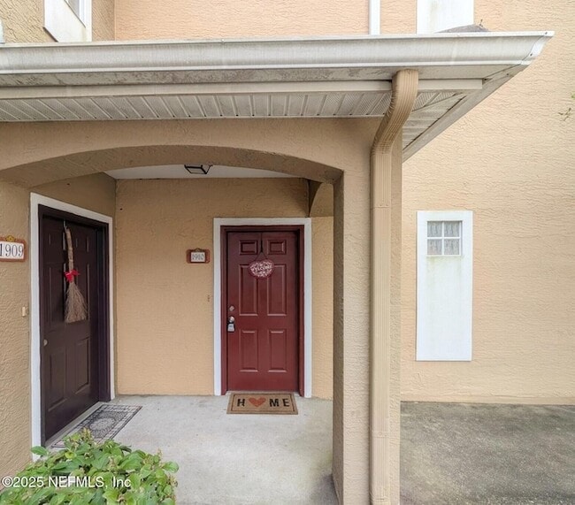 Building Photo - 10075 Gate Pkwy N Unit 1910