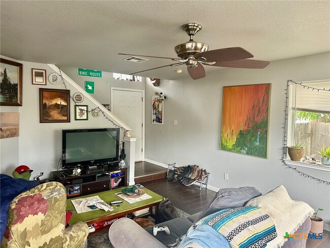 Photo - 864 Sagewood Trail