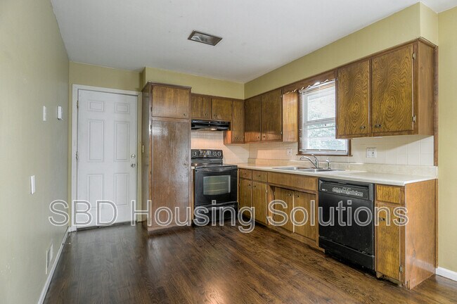 Photo - 8803 E 85 St