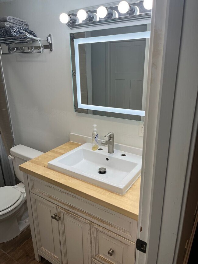 Photo - Three Pearls Unit A