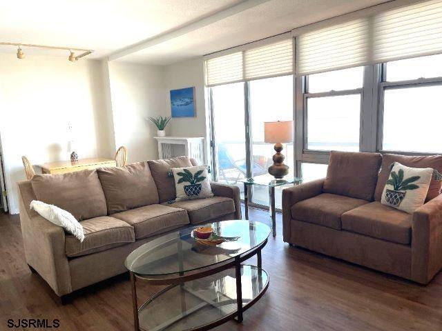 Photo - 4800 Boardwalk Unit 1806