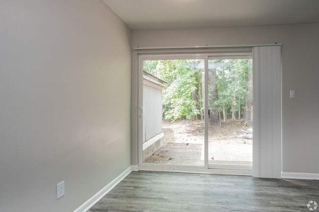 Photo - Welcome to Creekside Apartments!