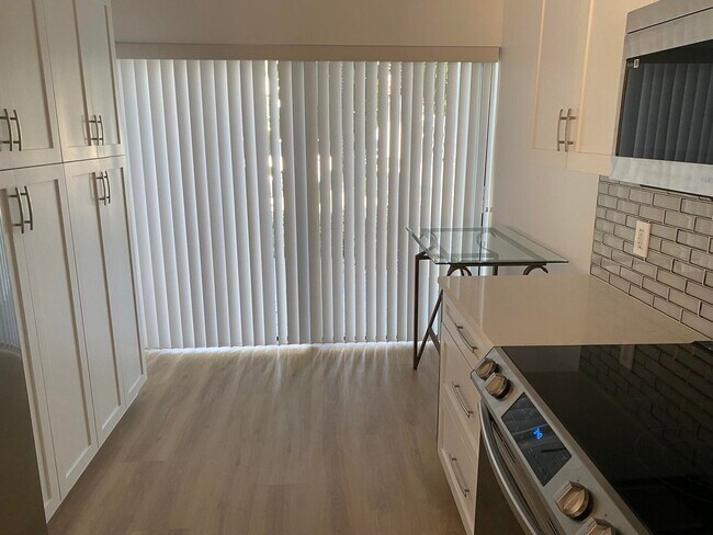 Photo - 540 Canal Pt S