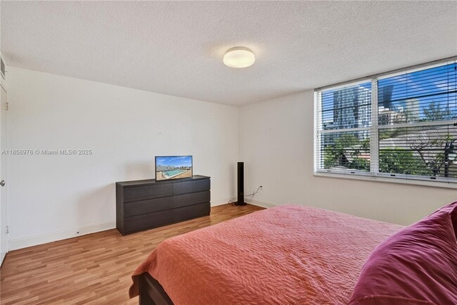 Photo - 17800 Atlantic Blvd Unit 301